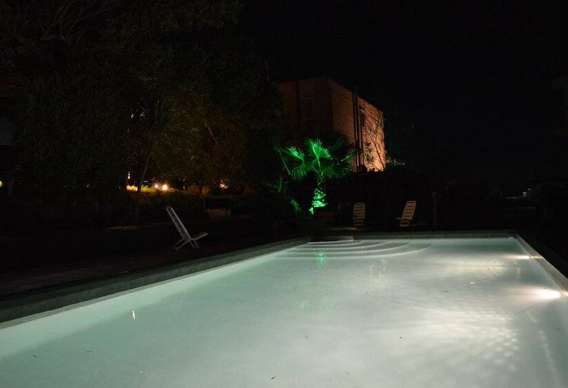 فندق Marina Punta Colorada