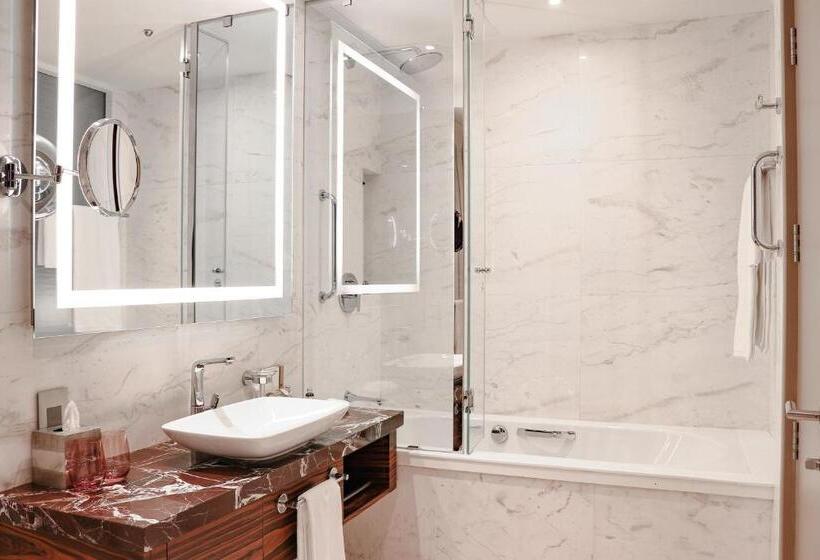 هتل Millennium Plaza Doha