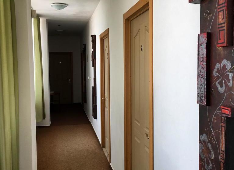 Отель Pensiunea Titan