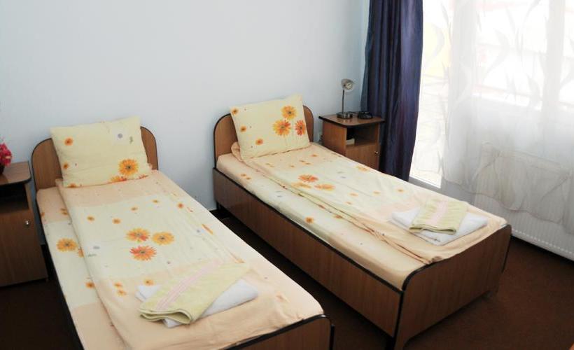 Отель Pensiunea Titan