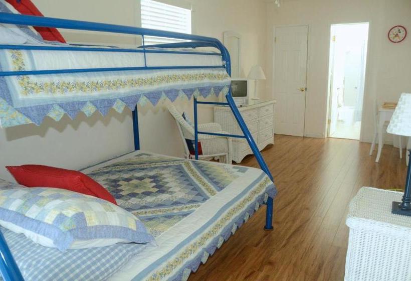 Отель Pineapple Place