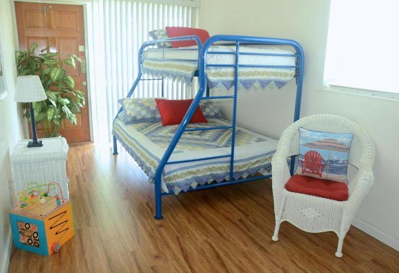 Отель Pineapple Place