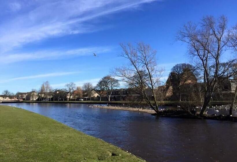 ホテル Ravelston House