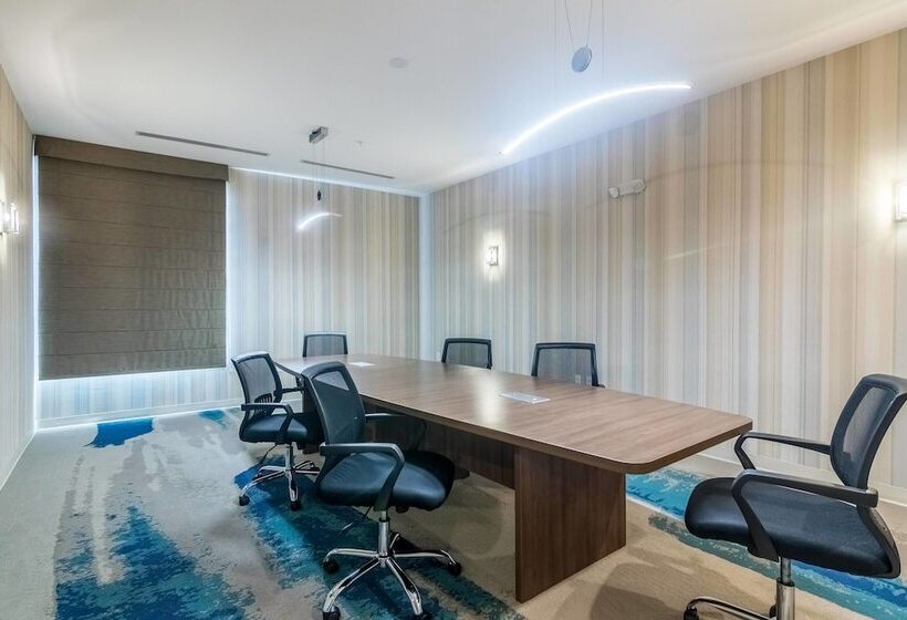 فندق Springhill Suites By Marriott Oklahoma City Downtown