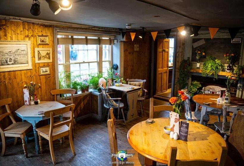 فندق The Bear Inn