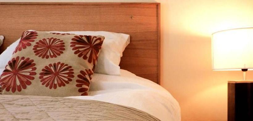 Отель The Douglas