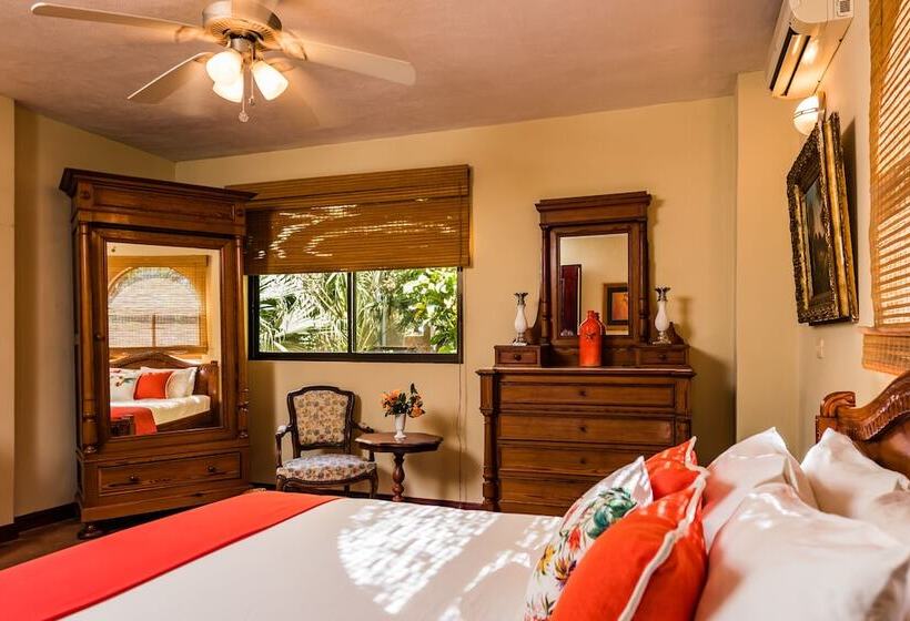 Отель Villa Nautilus