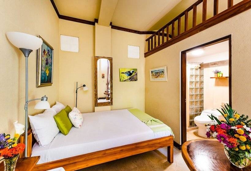 هتل Villa Nautilus