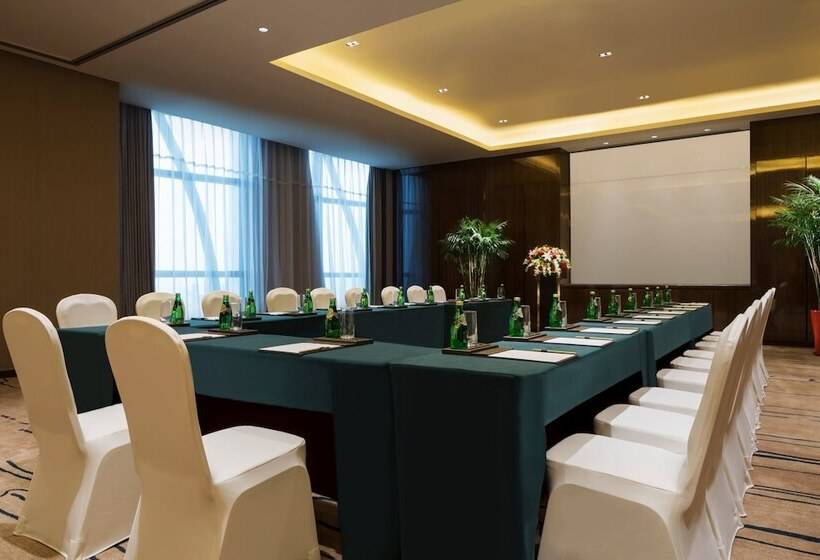 Отель Wanda Realm Bengbu