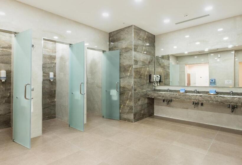 هتل Movenpick Winter Park Baku