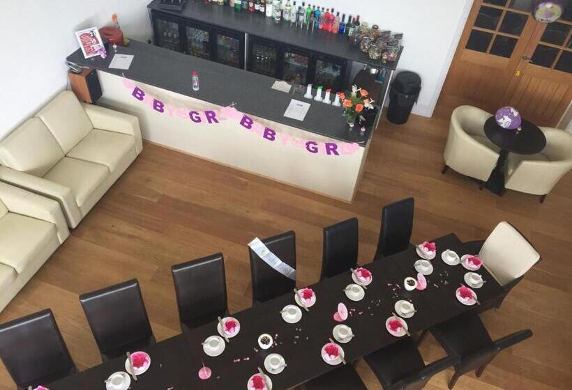 בית מלון כפרי Woodhouse Farm Lodge