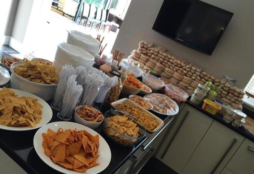 בית מלון כפרי Woodhouse Farm Lodge