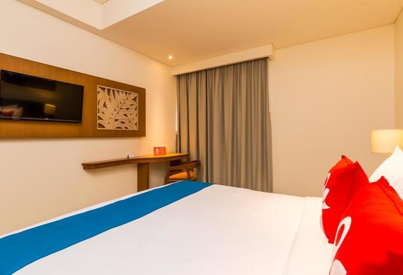 בית מלון כפרי Holiday Inn Express Kuta Square