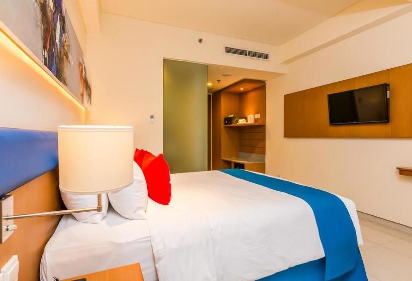 בית מלון כפרי Holiday Inn Express Kuta Square