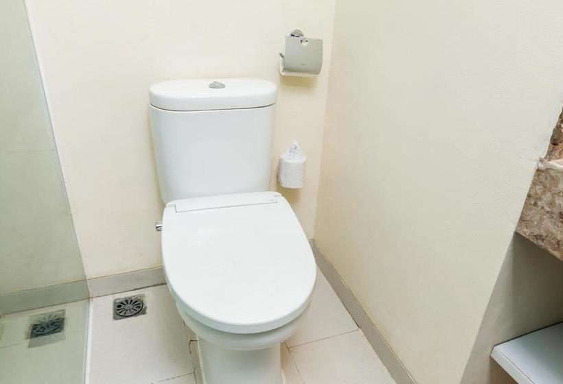 בית מלון כפרי Holiday Inn Express Kuta Square