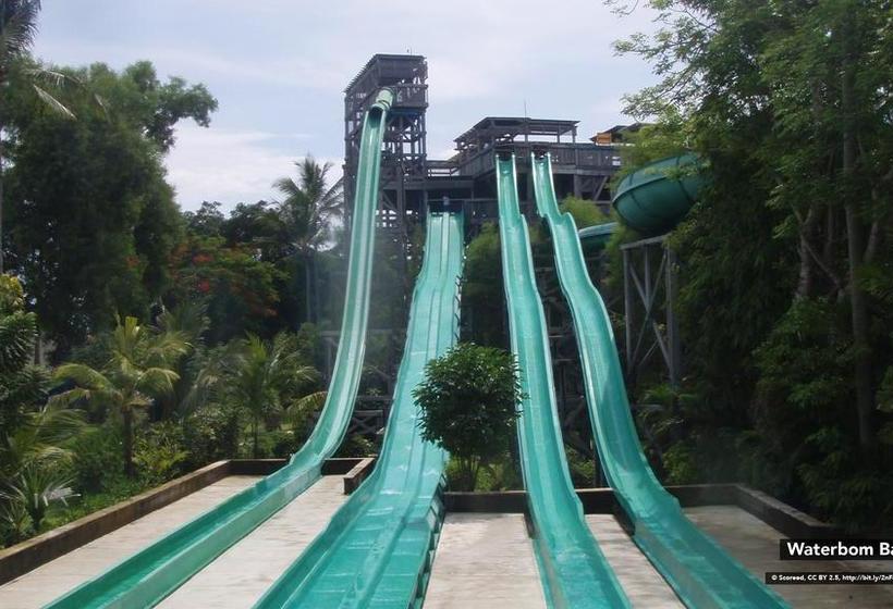 בית מלון כפרי Holiday Inn Express Kuta Square