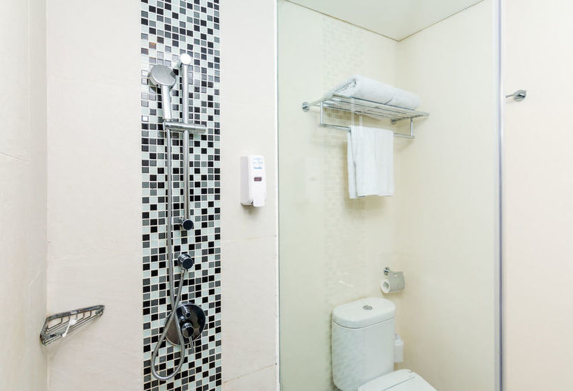 בית מלון כפרי Holiday Inn Express Kuta Square