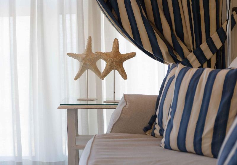 Residence Lungomare Charming Apartments