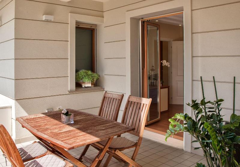 Residence Lungomare Charming Apartments