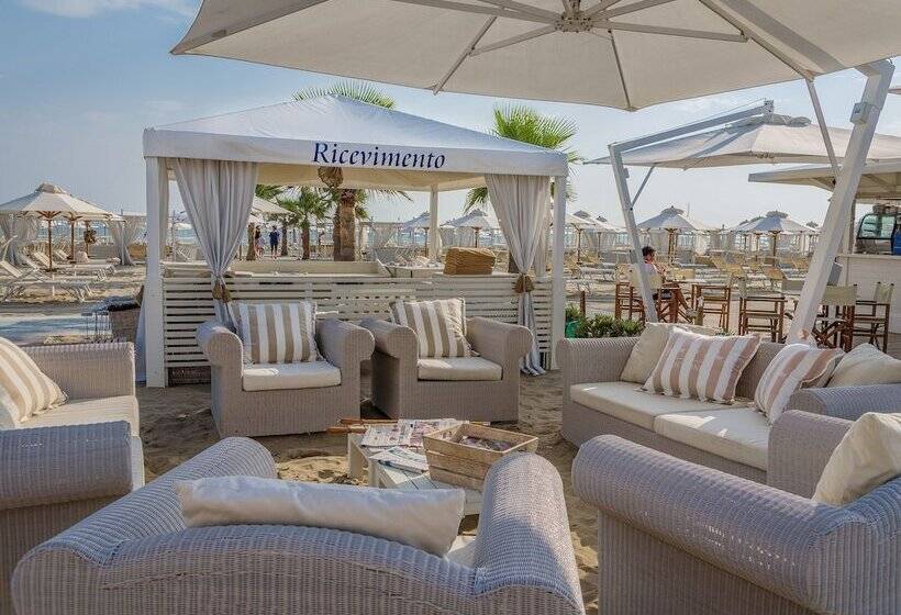 Residence Lungomare Charming Apartments