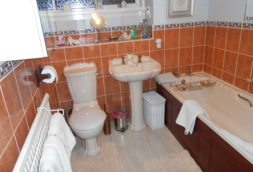 Rose Villa Bed And Breakfast