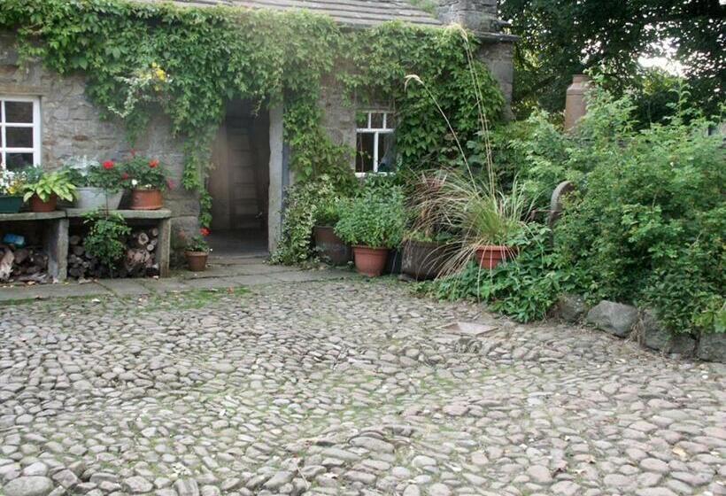 Temple Farmhouse B&b