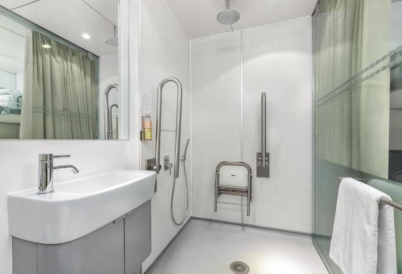 Yotelair London Gatwick Airport