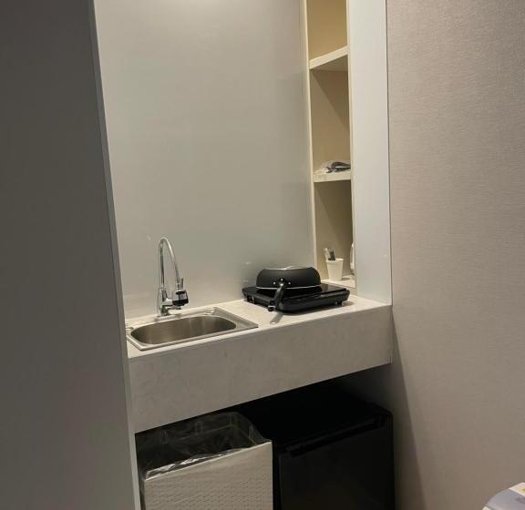 ビジネスホテル 山手inn