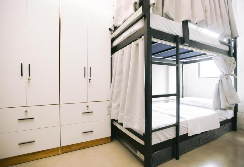 ユースホステル 10 Oxford Residences