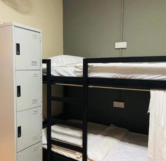 הוסטל H2 Premium Backpackers