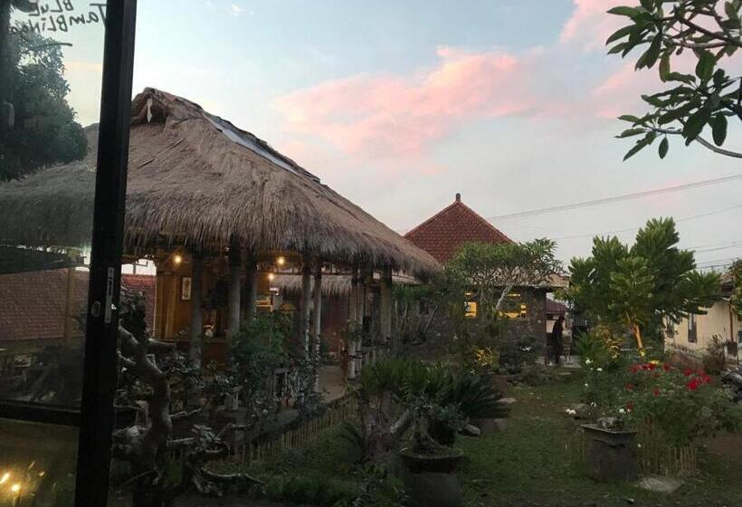 הוסטל Kraras Munduk Guest House & Donbiyu Rendezvous Restaurant