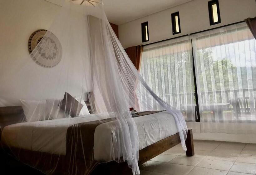 הוסטל Kraras Munduk Guest House & Donbiyu Rendezvous Restaurant