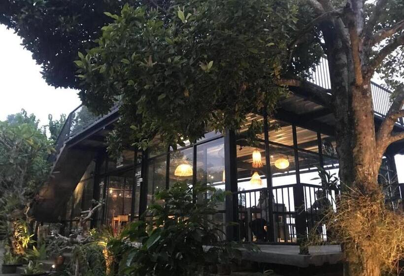 הוסטל Kraras Munduk Guest House & Donbiyu Rendezvous Restaurant