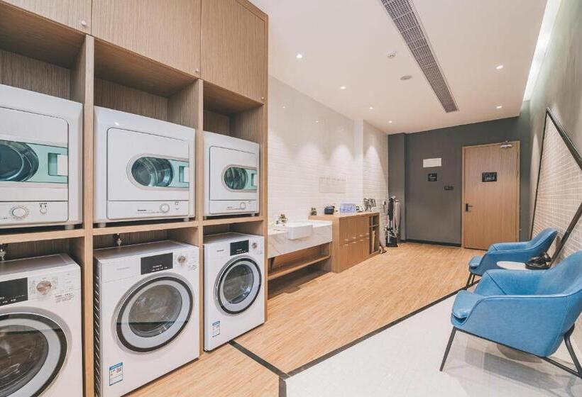 Atour Hotel Zhanjiang Renmin Avenue Dingsheng Plaza