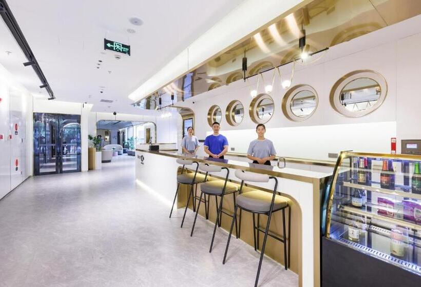 Atour Light Hotel Zhuguang Road Hongqiao National Exhibition And Convention Center