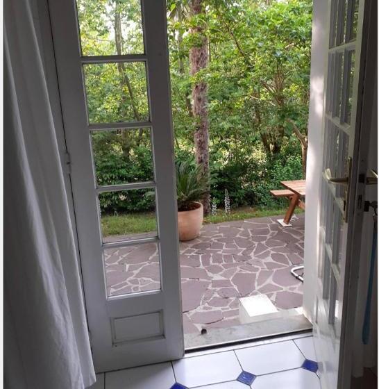 مبيت وإفطار Mendiska