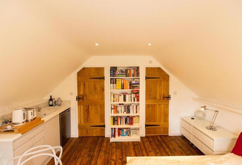 ベッドアンドブレックファースト Lady Hall  Guest House