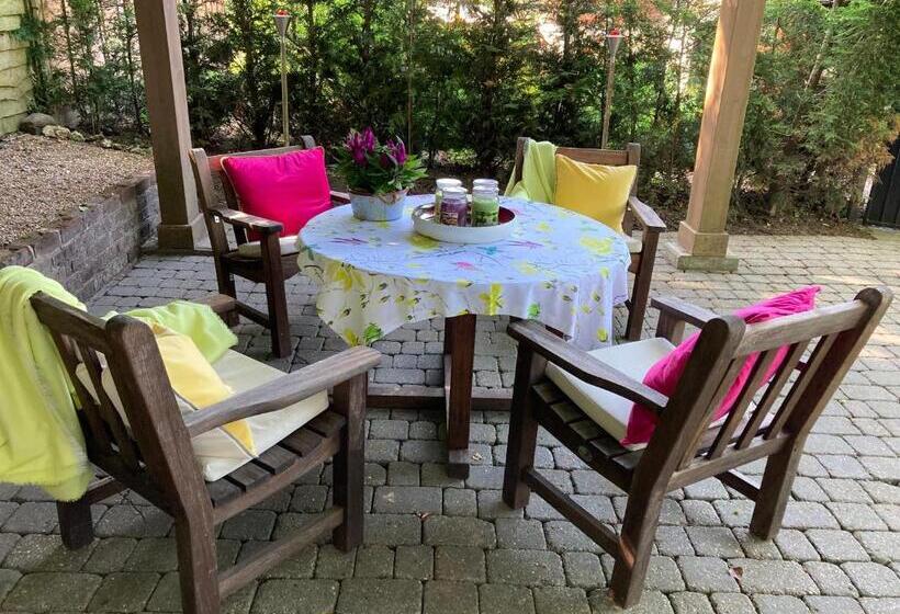 ベッドアンドブレックファースト Lady Hall  Guest House