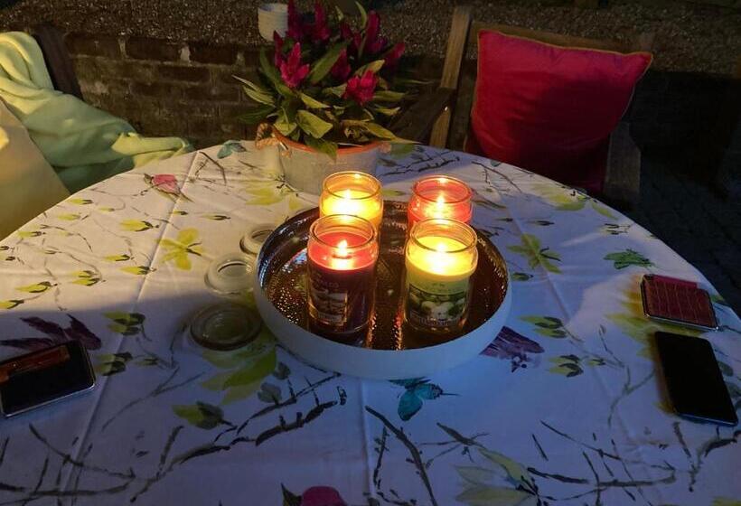 ベッドアンドブレックファースト Lady Hall  Guest House