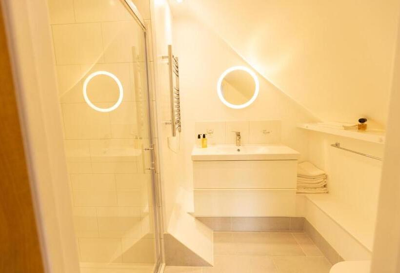 ベッドアンドブレックファースト Lady Hall  Guest House