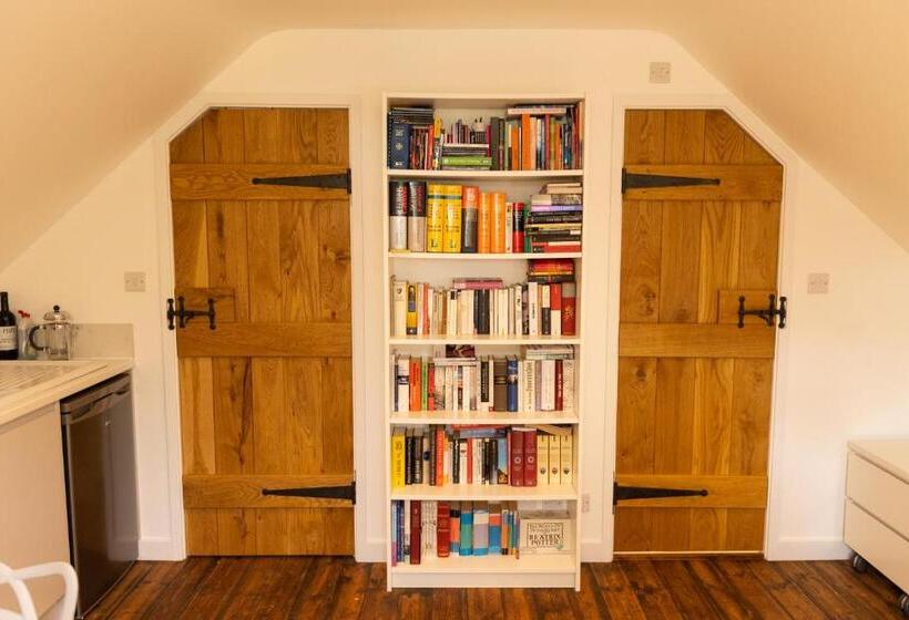 ベッドアンドブレックファースト Lady Hall  Guest House