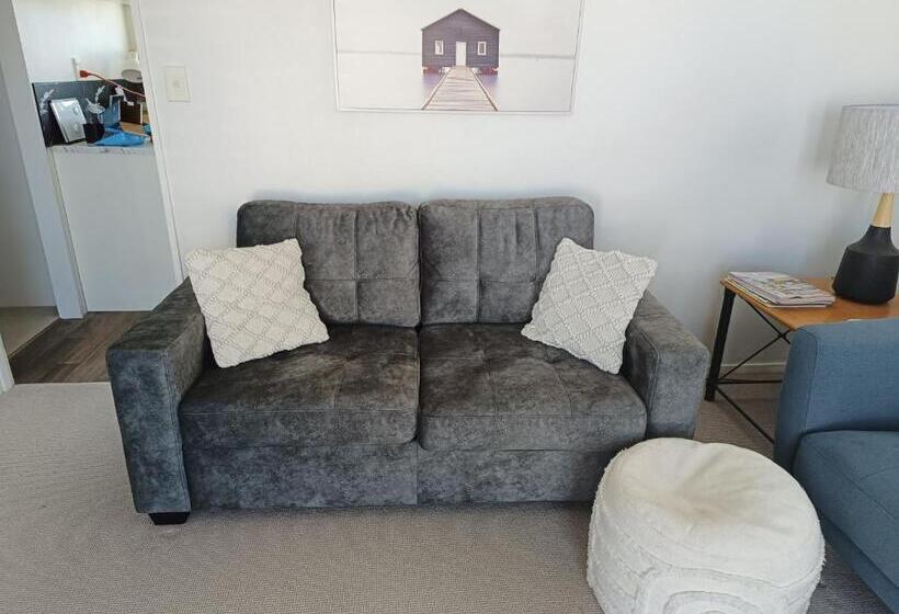 민박 Omanu Cottage