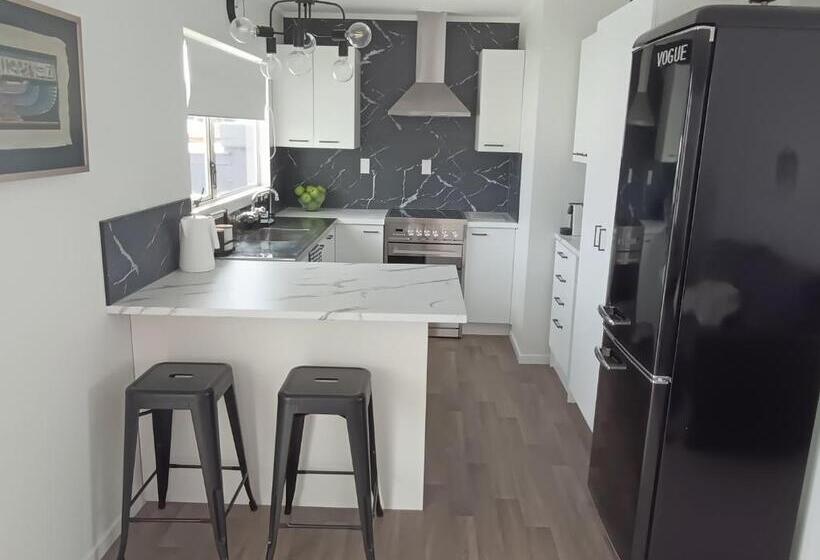 민박 Omanu Cottage