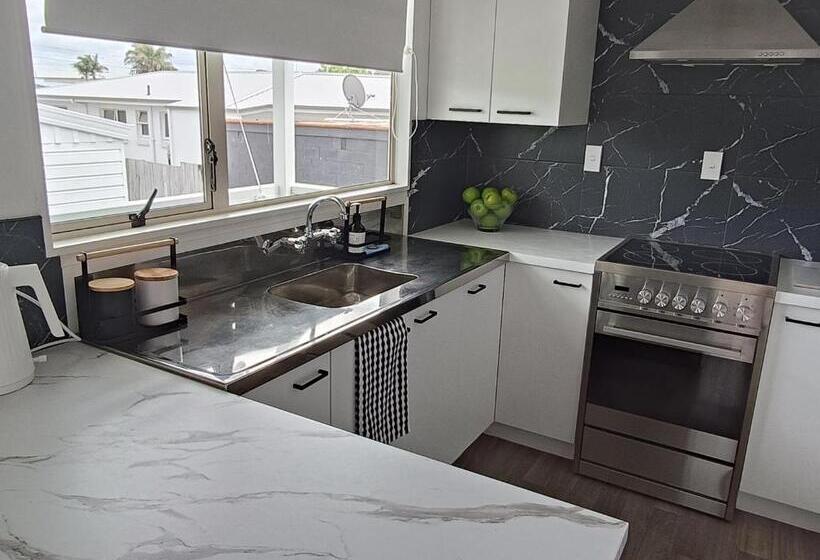 민박 Omanu Cottage