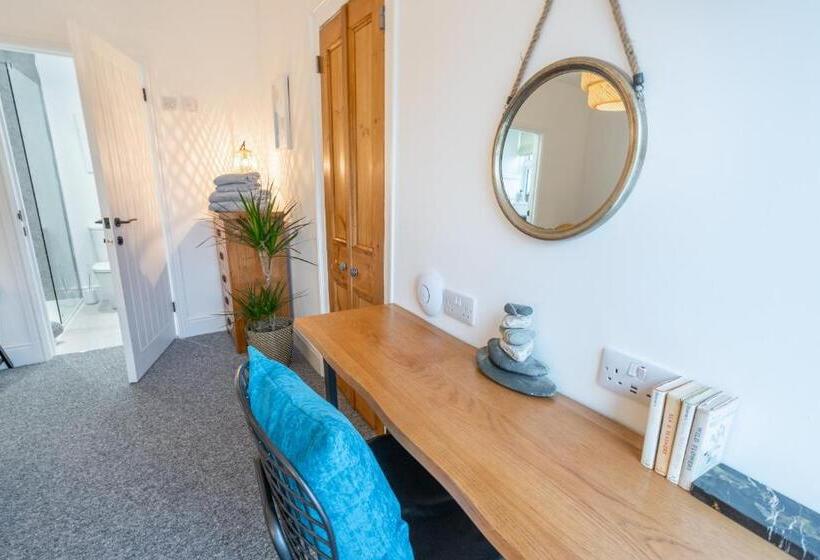 مبيت وإفطار Porthleven B And B