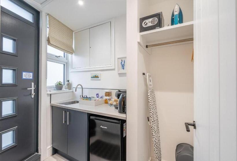 مبيت وإفطار Porthleven B And B