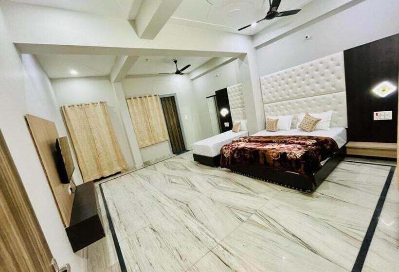 בית מלון כפרי Super Collection O Gold Inn