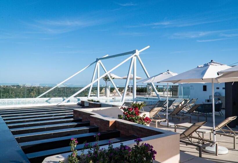 Flamboyan Hotel & Residences