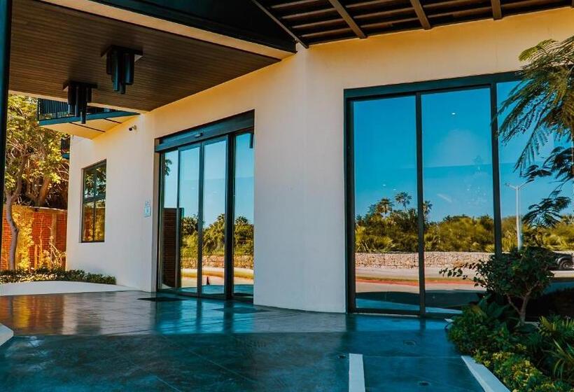 Flamboyan Hotel & Residences