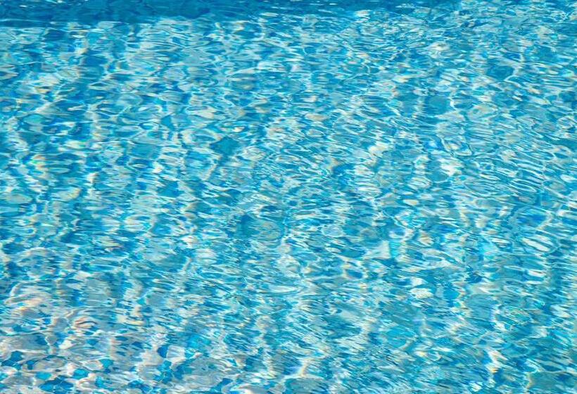 Flamboyan Hotel & Residences